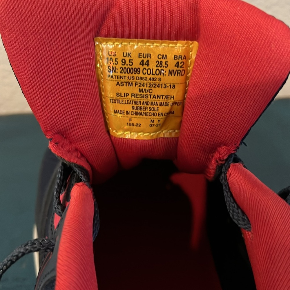 One pair of sketchers athletic shoe in new never worn without tags. - Picture 10 of 12